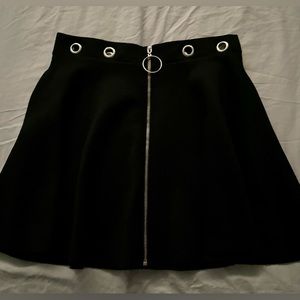 Black hot topic mini skirt with zip closure
